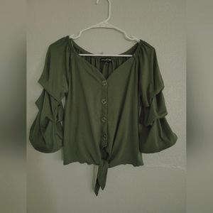 Almost Famous Women green blouse